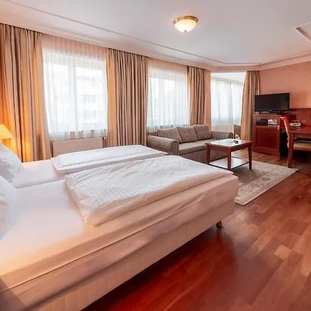 Hotel Hanseatischer Hof 4*