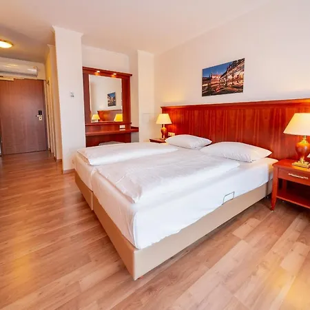 Hanseatischer Hof Hotel 4*